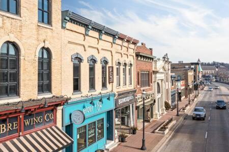 Hip Urban Loft-Small Town Charm-124 Lofts #2 West Dundee Exteriér fotografie