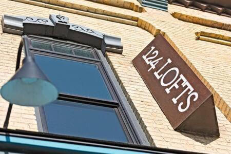 Hip Urban Loft-Small Town Charm-124 Lofts #2 West Dundee Exteriér fotografie