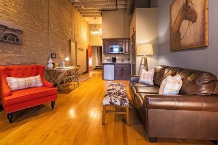 Hip Urban Loft-Small Town Charm-124 Lofts #2 West Dundee Exteriér fotografie